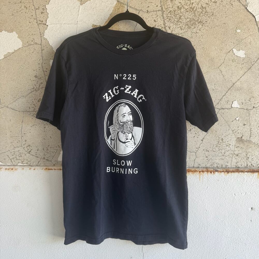 Vintage Zig-Zag Slow Burning Graphic Tee Medium Black‎